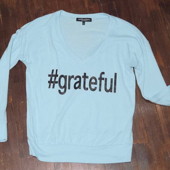Wendy Williams Collection "#grateful" Deep V Sweater - Picture 1 of 3